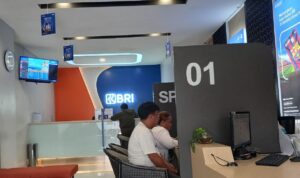 Oknum mantri Bank BRI Unit Ciwastra diduga menilep uang milik Nasabah sebesar Rp 10 juta dengan modus tabungan fiktif.