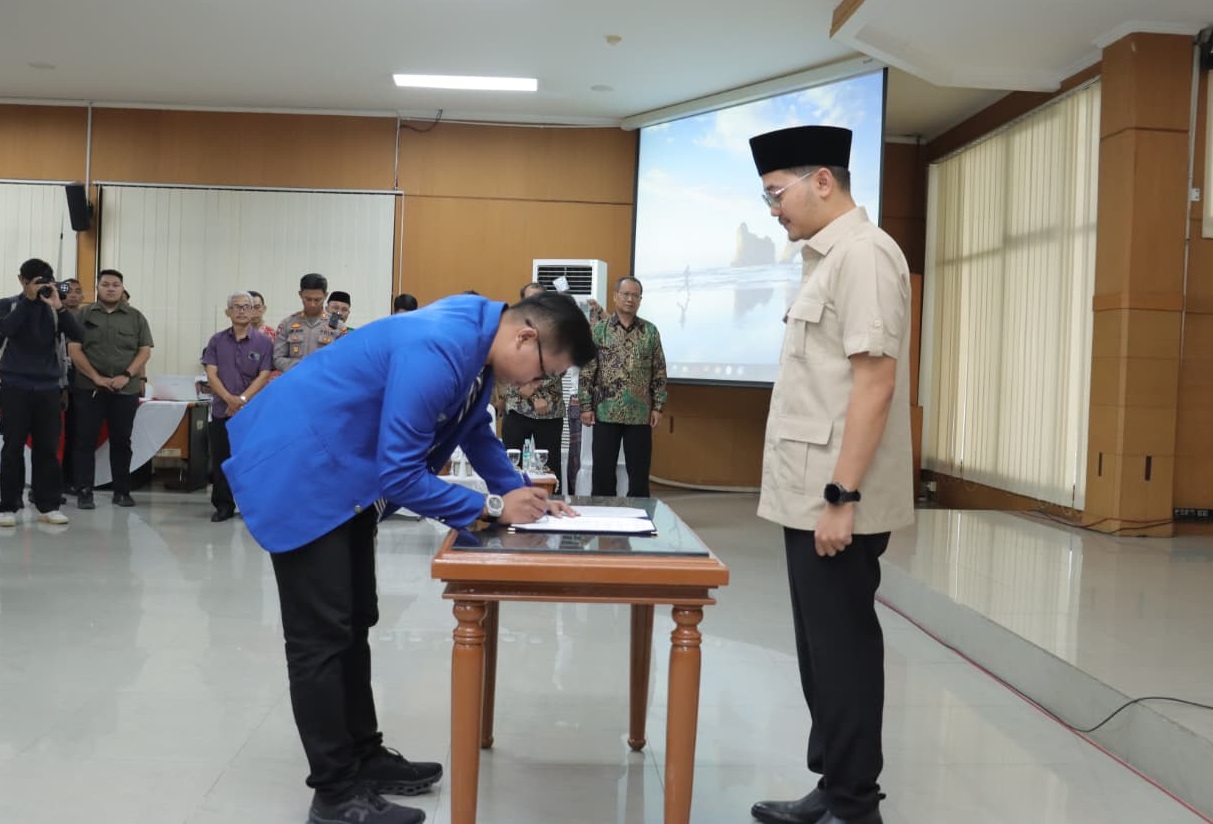 Pemerintah Kota Cimahi secara resmi mengukuhkan 54 Guru Pendidikan Agama Kristen yang tergabung dalam GAMKI tahun 2026.